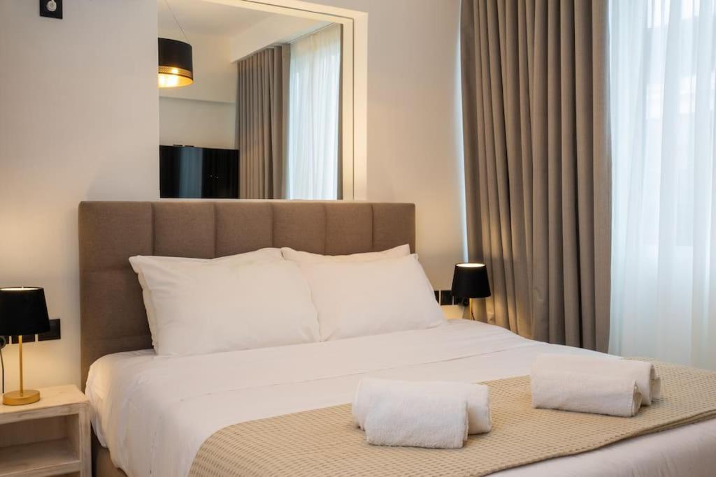 Dema Luxury Suites - Perikleous E6 Atenas Exterior foto