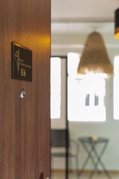 Dema Luxury Suites - Perikleous E6 Atenas Exterior foto